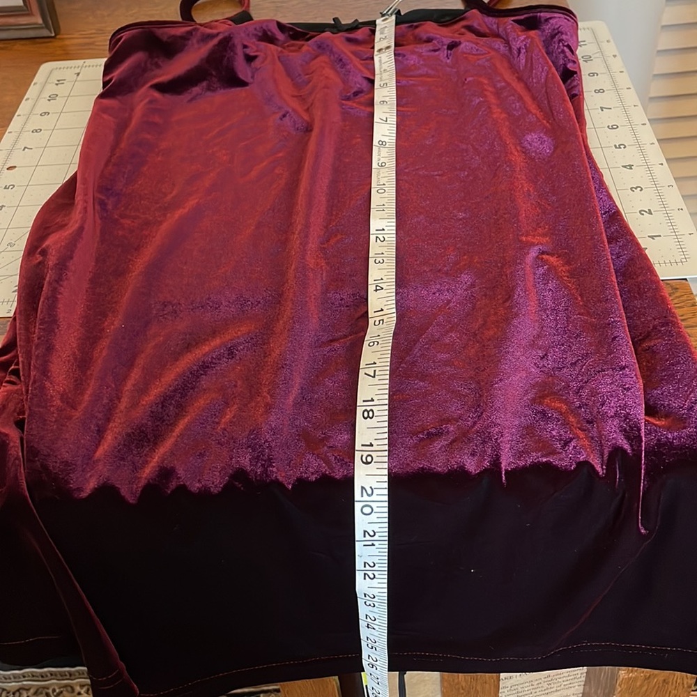 Velvet burgundy mini dress. - Picture 7 of 9
